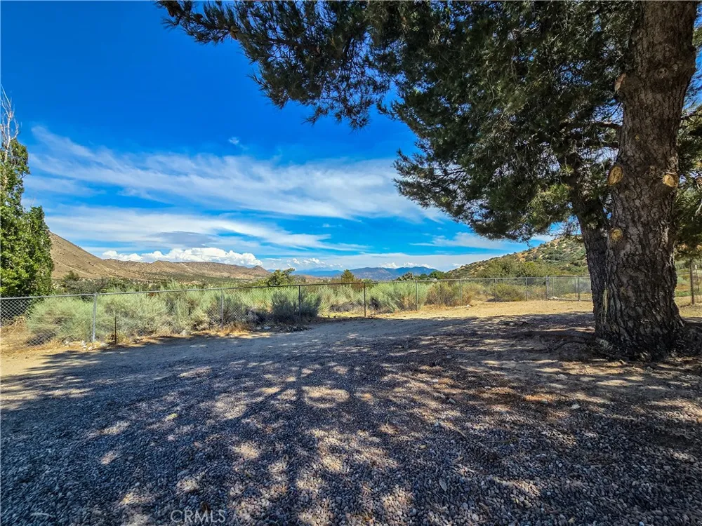 5363 Hess Road Phelan, CA 92371
