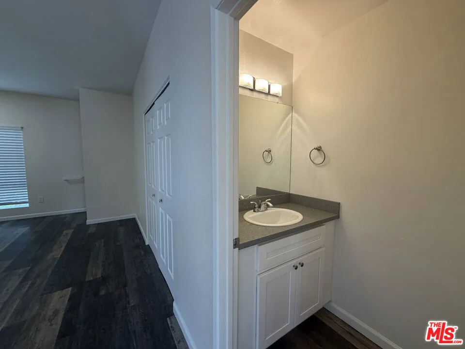 1127 Glenville Drive #Unit 2 Los Angeles, CA 90035