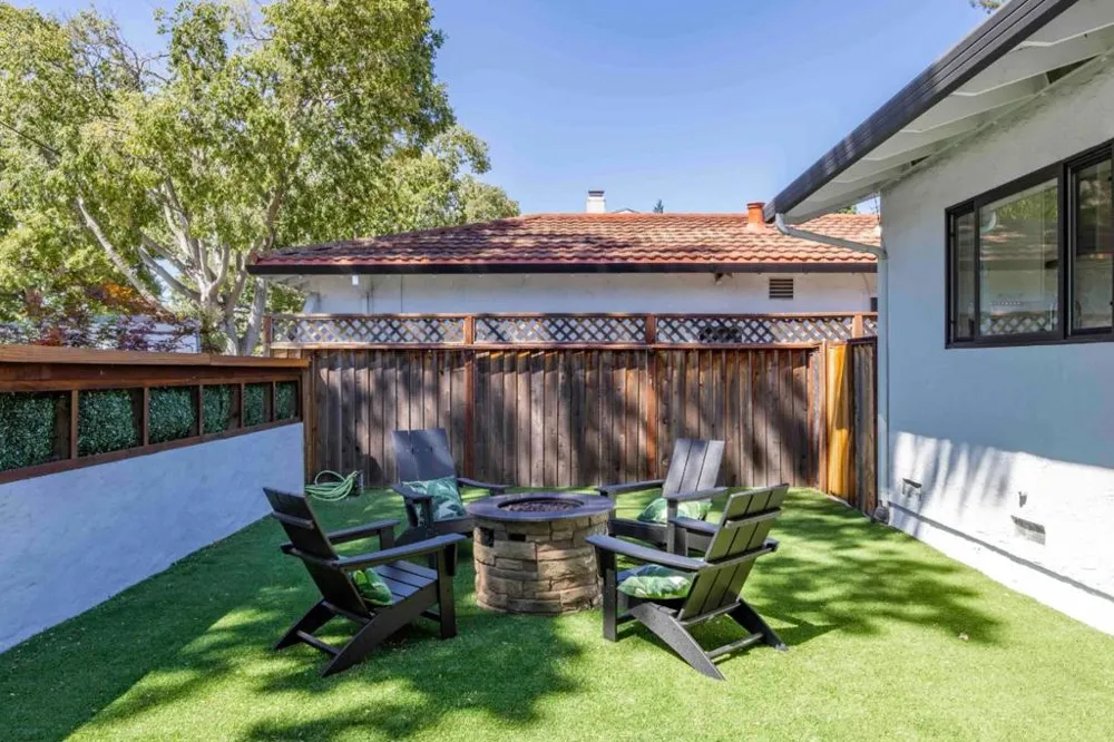 1059 Lily Avenue Sunnyvale, CA 94086