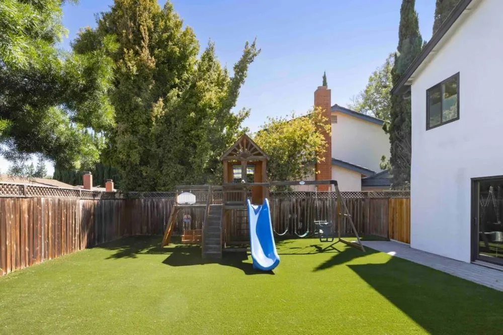 1059 Lily Avenue Sunnyvale, CA 94086