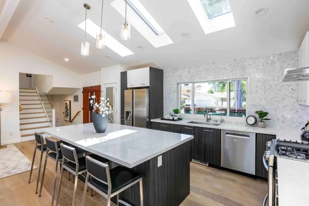 1059 Lily Avenue Sunnyvale, CA 94086