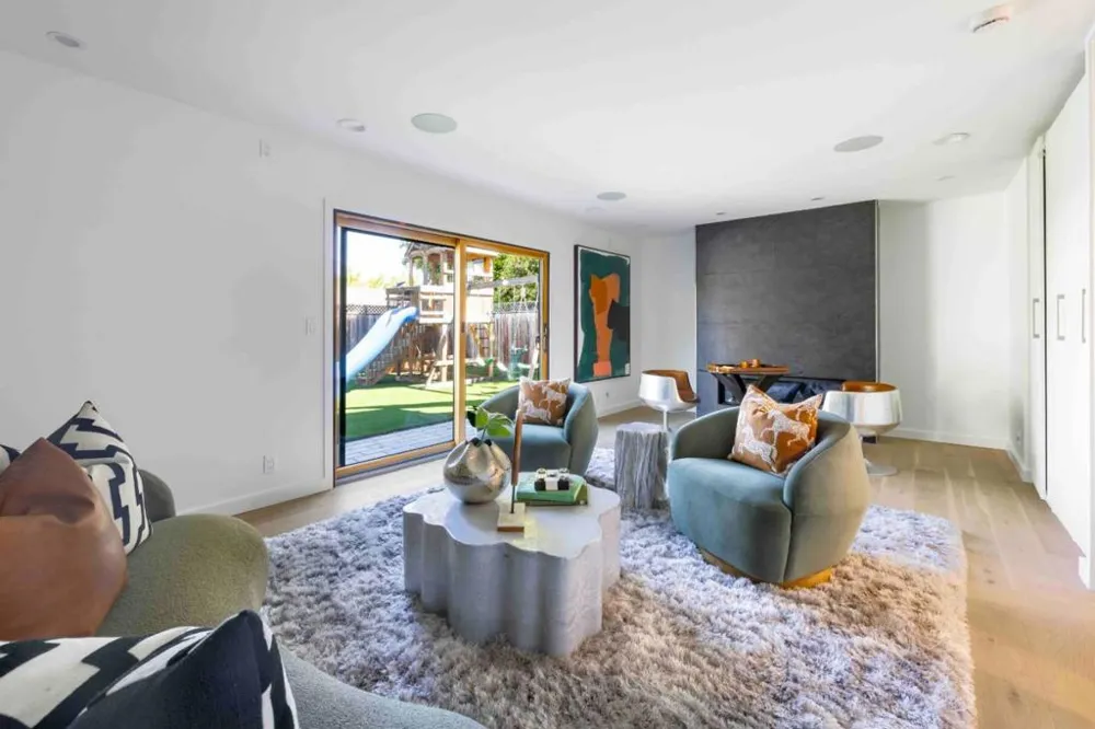 1059 Lily Avenue Sunnyvale, CA 94086