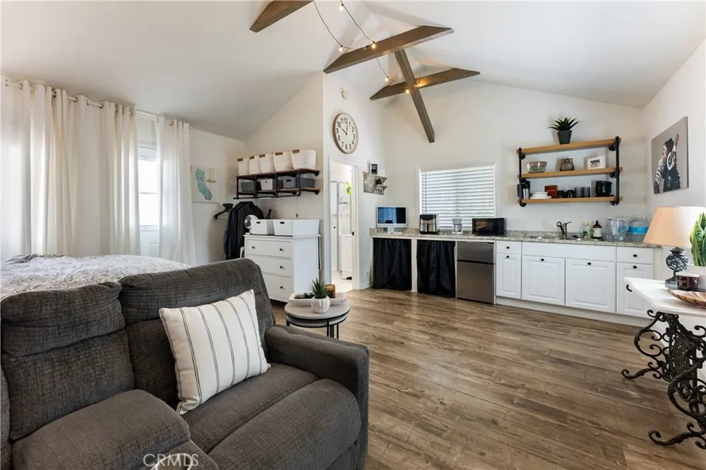 5802 Tobias Sherman Oaks, CA 91411