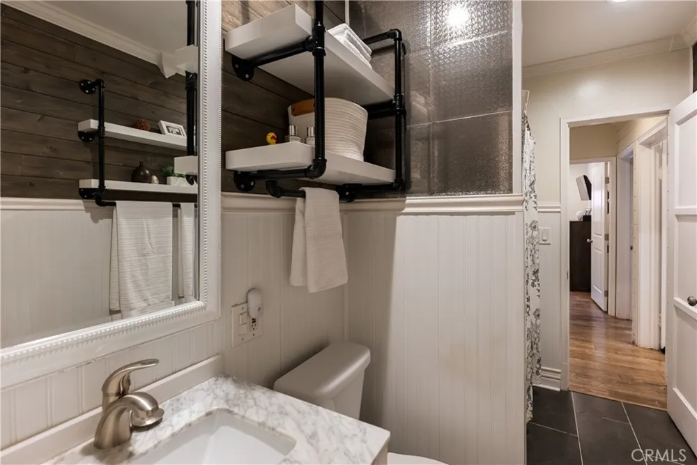 5802 Tobias Sherman Oaks, CA 91411