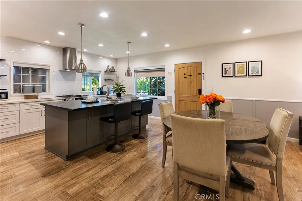 5802 Tobias Sherman Oaks, CA 91411