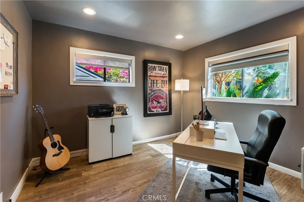 5802 Tobias Sherman Oaks, CA 91411
