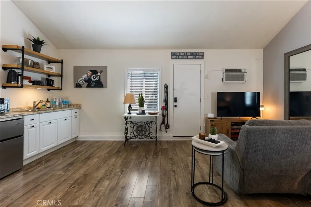 5802 Tobias Sherman Oaks, CA 91411