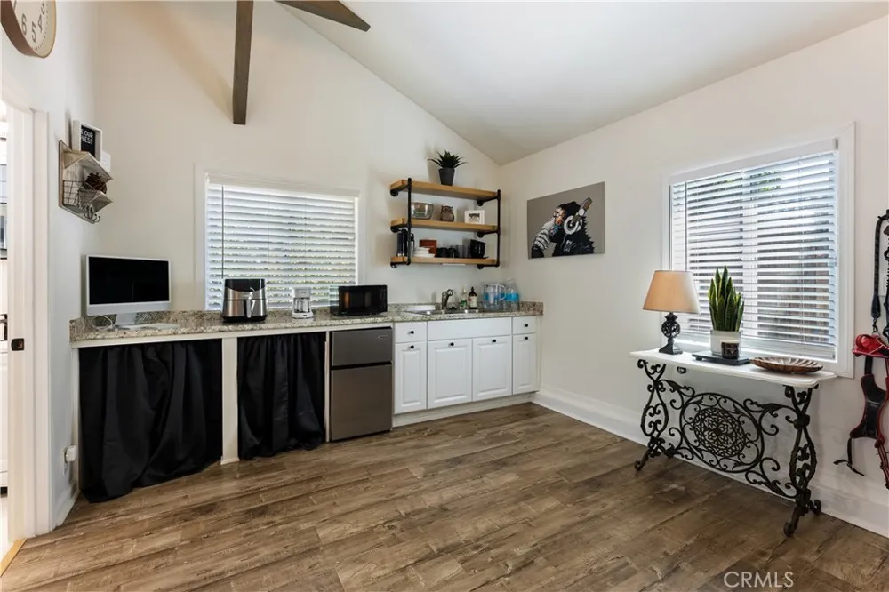 5802 Tobias Sherman Oaks, CA 91411