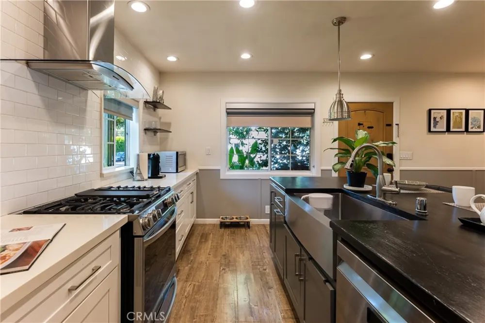 5802 Tobias Sherman Oaks, CA 91411