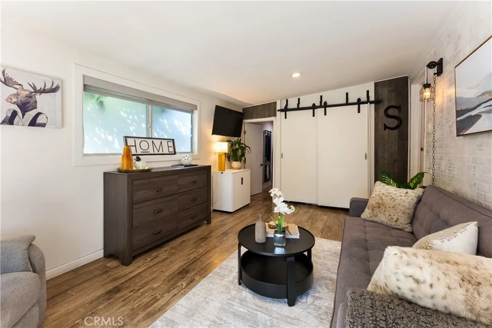 5802 Tobias Sherman Oaks, CA 91411