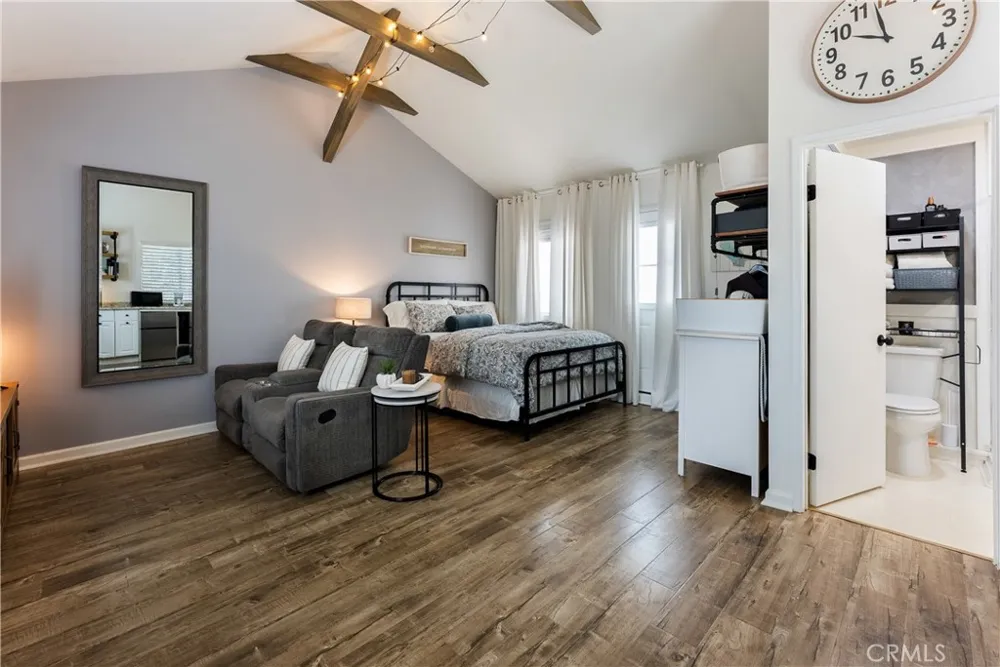 5802 Tobias Sherman Oaks, CA 91411