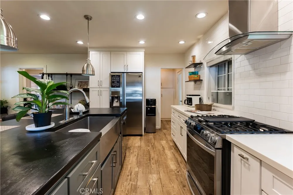 5802 Tobias Sherman Oaks, CA 91411