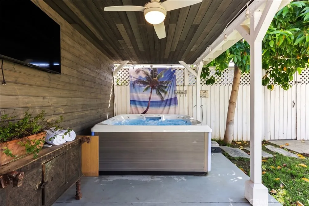 5802 Tobias Sherman Oaks, CA 91411