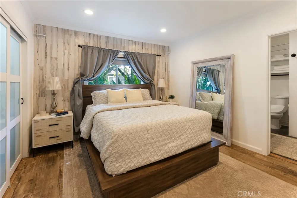 5802 Tobias Sherman Oaks, CA 91411