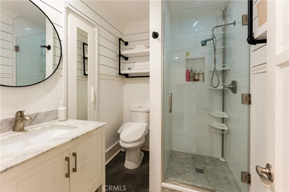 5802 Tobias Sherman Oaks, CA 91411