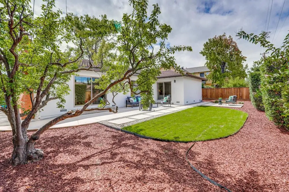 20129 Somerset Drive Cupertino, CA 95014