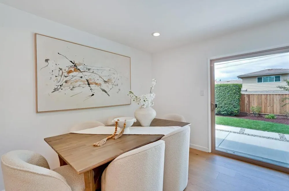 20129 Somerset Drive Cupertino, CA 95014