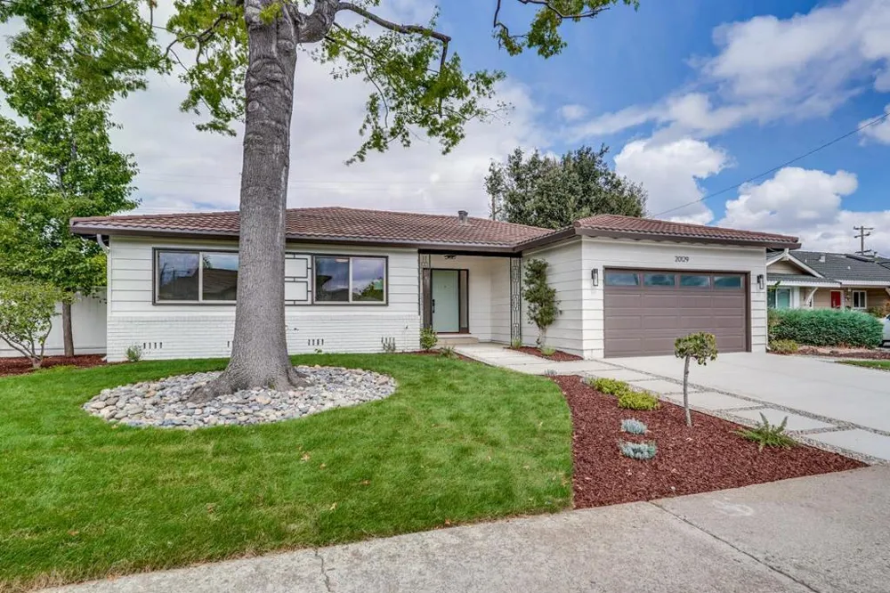 20129 Somerset Drive Cupertino, CA 95014