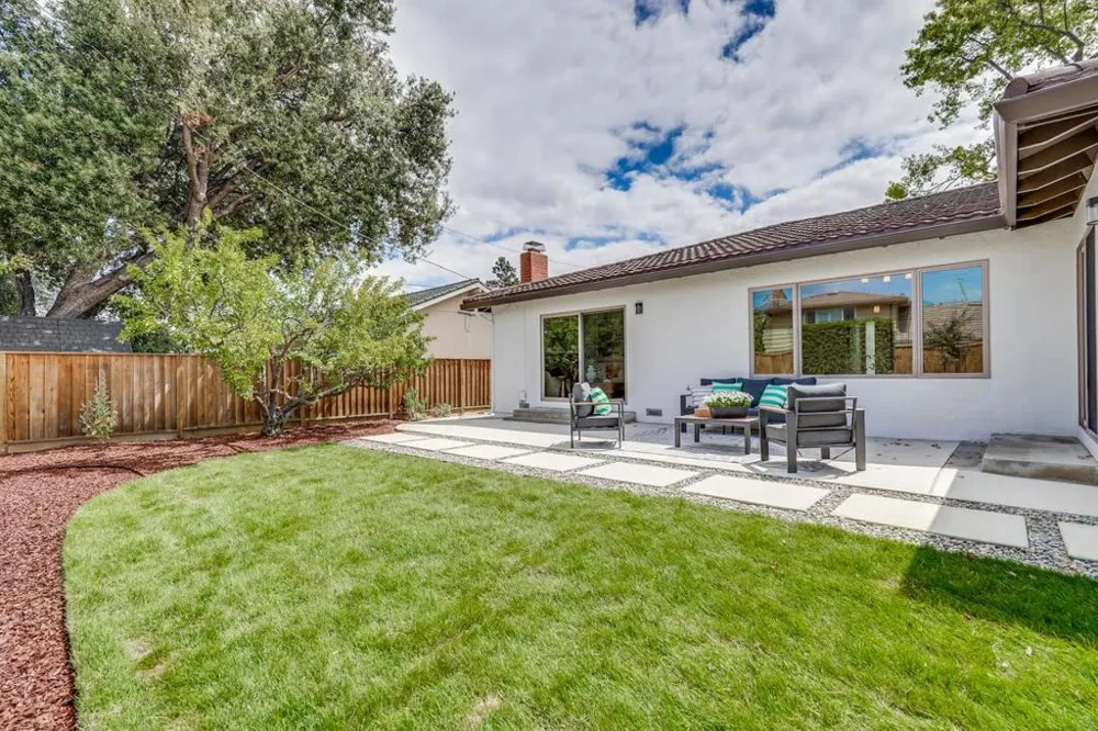 20129 Somerset Drive Cupertino, CA 95014