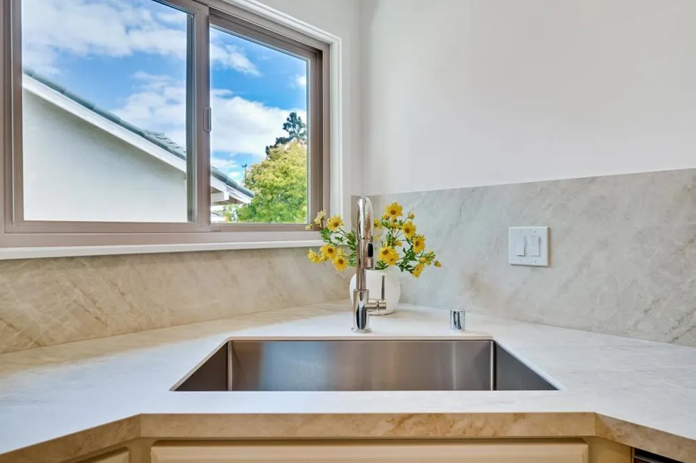 20129 Somerset Drive Cupertino, CA 95014