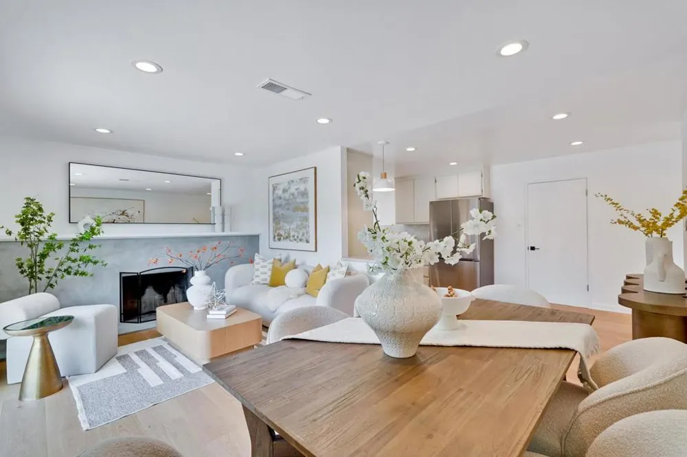 20129 Somerset Drive Cupertino, CA 95014