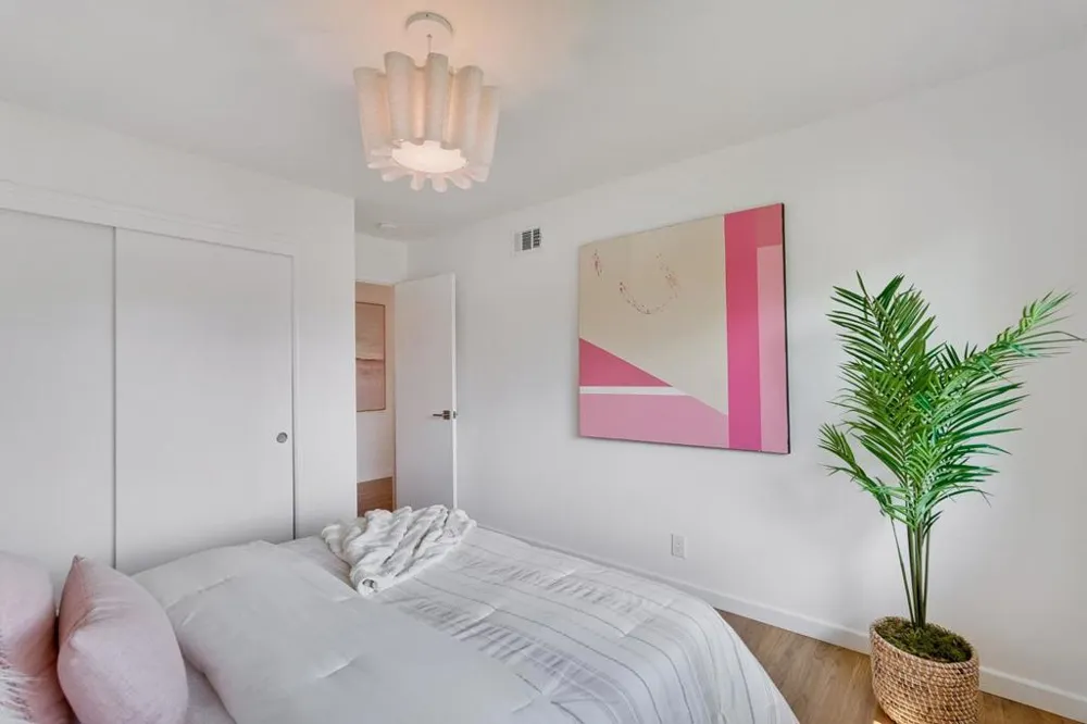 20129 Somerset Drive Cupertino, CA 95014