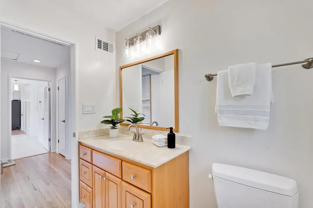 20129 Somerset Drive Cupertino, CA 95014