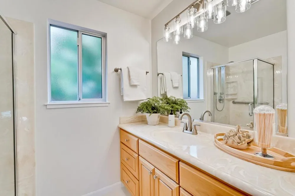 20129 Somerset Drive Cupertino, CA 95014