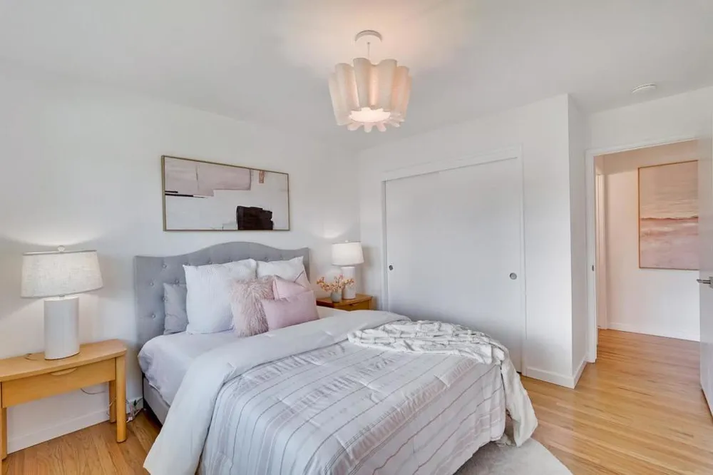 20129 Somerset Drive Cupertino, CA 95014