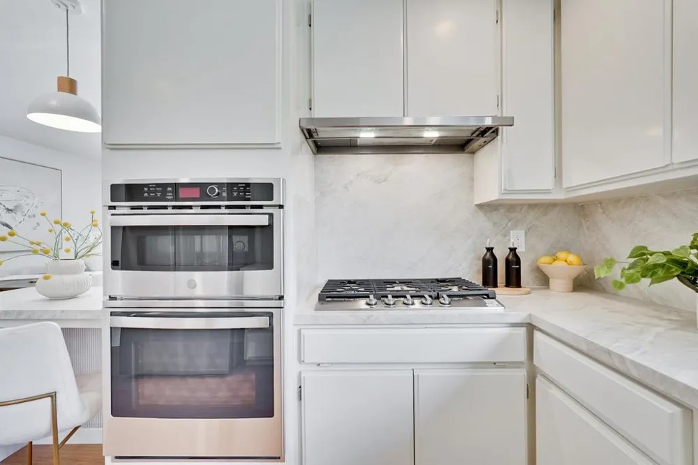 20129 Somerset Drive Cupertino, CA 95014