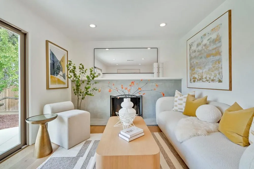 20129 Somerset Drive Cupertino, CA 95014