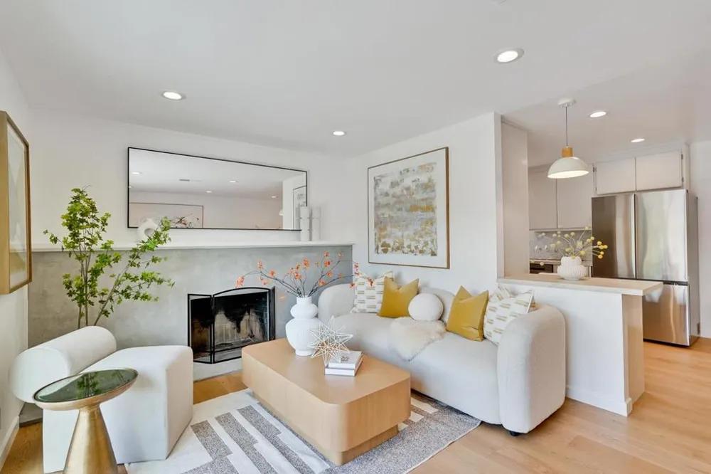 20129 Somerset Drive Cupertino, CA 95014