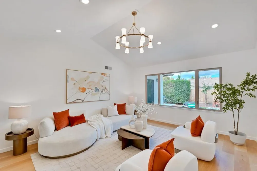 20129 Somerset Drive Cupertino, CA 95014