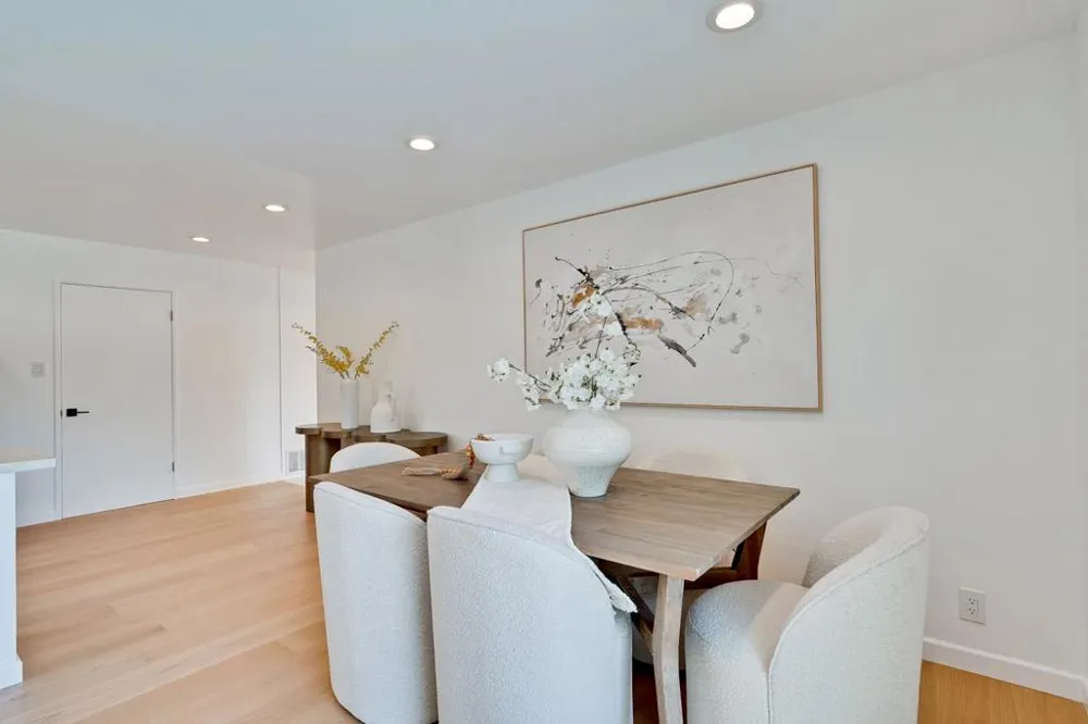 20129 Somerset Drive Cupertino, CA 95014