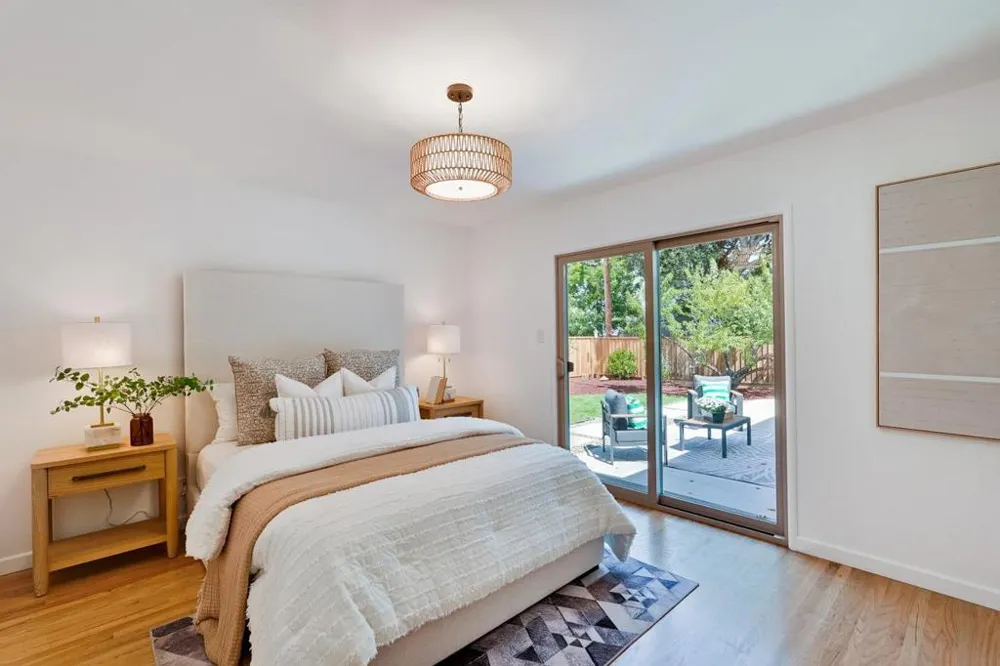 20129 Somerset Drive Cupertino, CA 95014