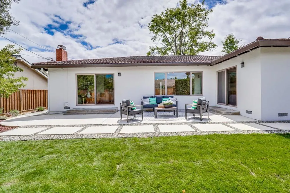 20129 Somerset Drive Cupertino, CA 95014