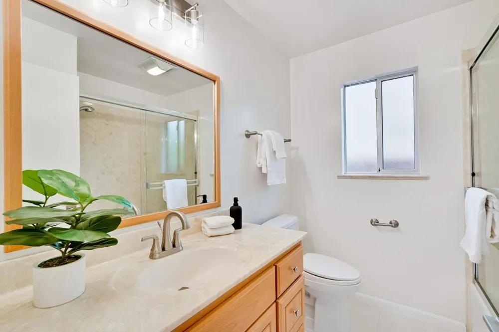 20129 Somerset Drive Cupertino, CA 95014