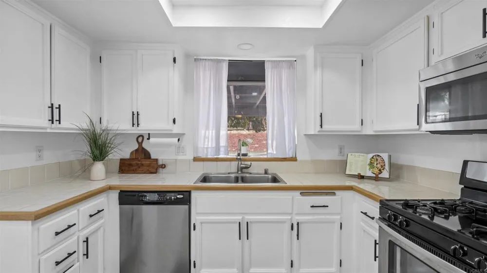 39701 Kilkare Circle Murrieta, CA 92562