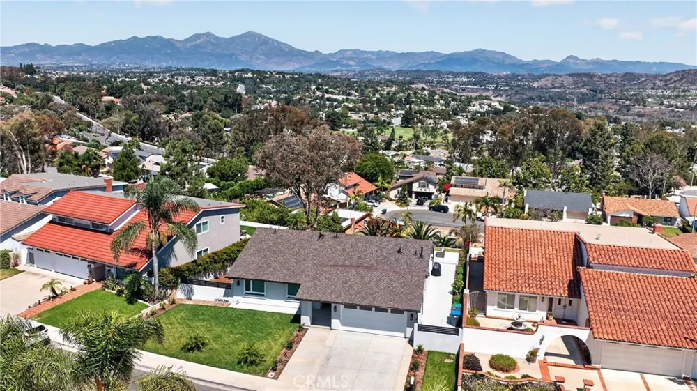27182 Calle Del Cid Mission Viejo, CA 92691