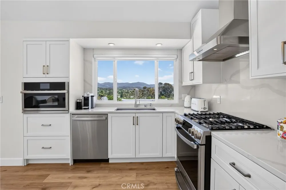 27182 Calle Del Cid Mission Viejo, CA 92691