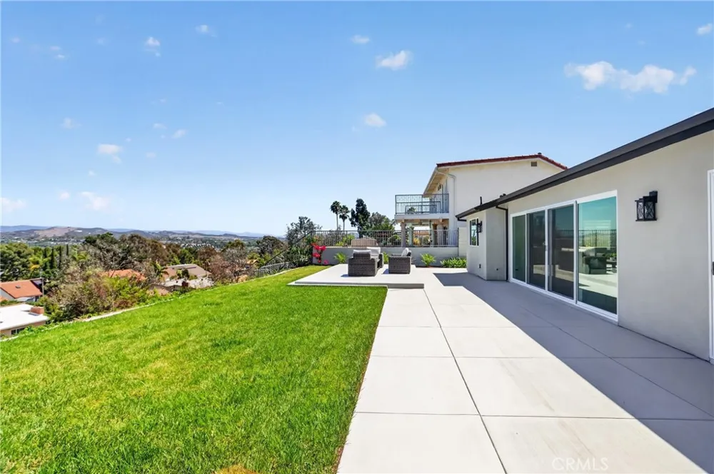 27182 Calle Del Cid Mission Viejo, CA 92691
