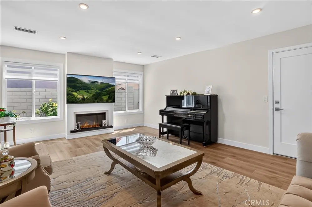 27182 Calle Del Cid Mission Viejo, CA 92691