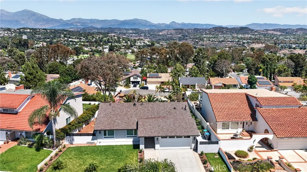 27182 Calle Del Cid Mission Viejo, CA 92691
