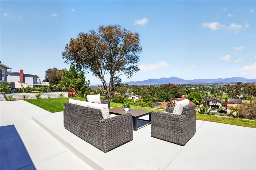27182 Calle Del Cid Mission Viejo, CA 92691
