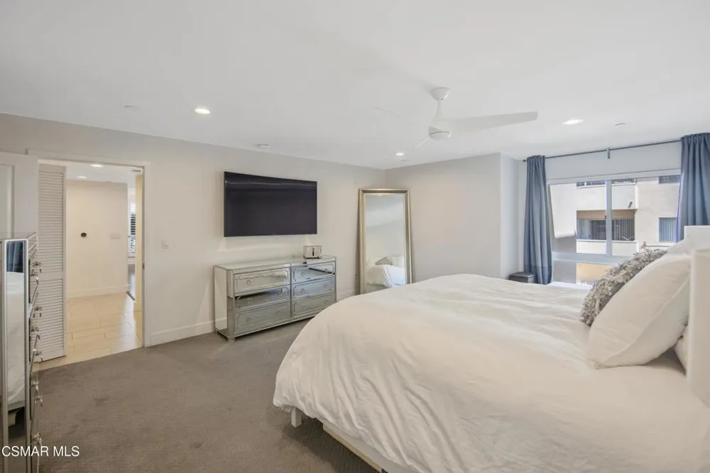 7249 Franklin Avenue #305 Los Angeles, CA 90046
