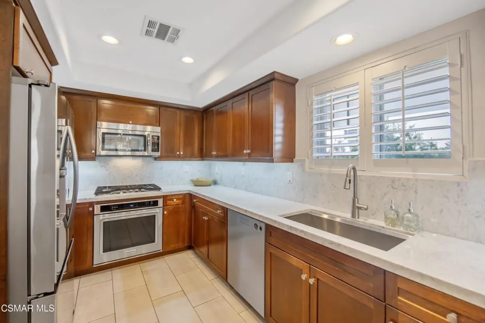 7249 Franklin Avenue #305 Los Angeles, CA 90046