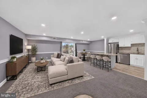7 ROCKFORD ROAD #C014