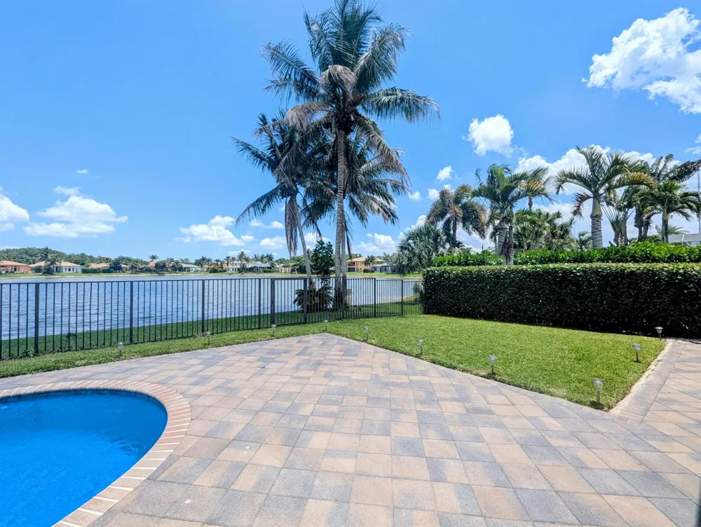 10640 Oak Meadow Lane Lake Worth, FL 33449
