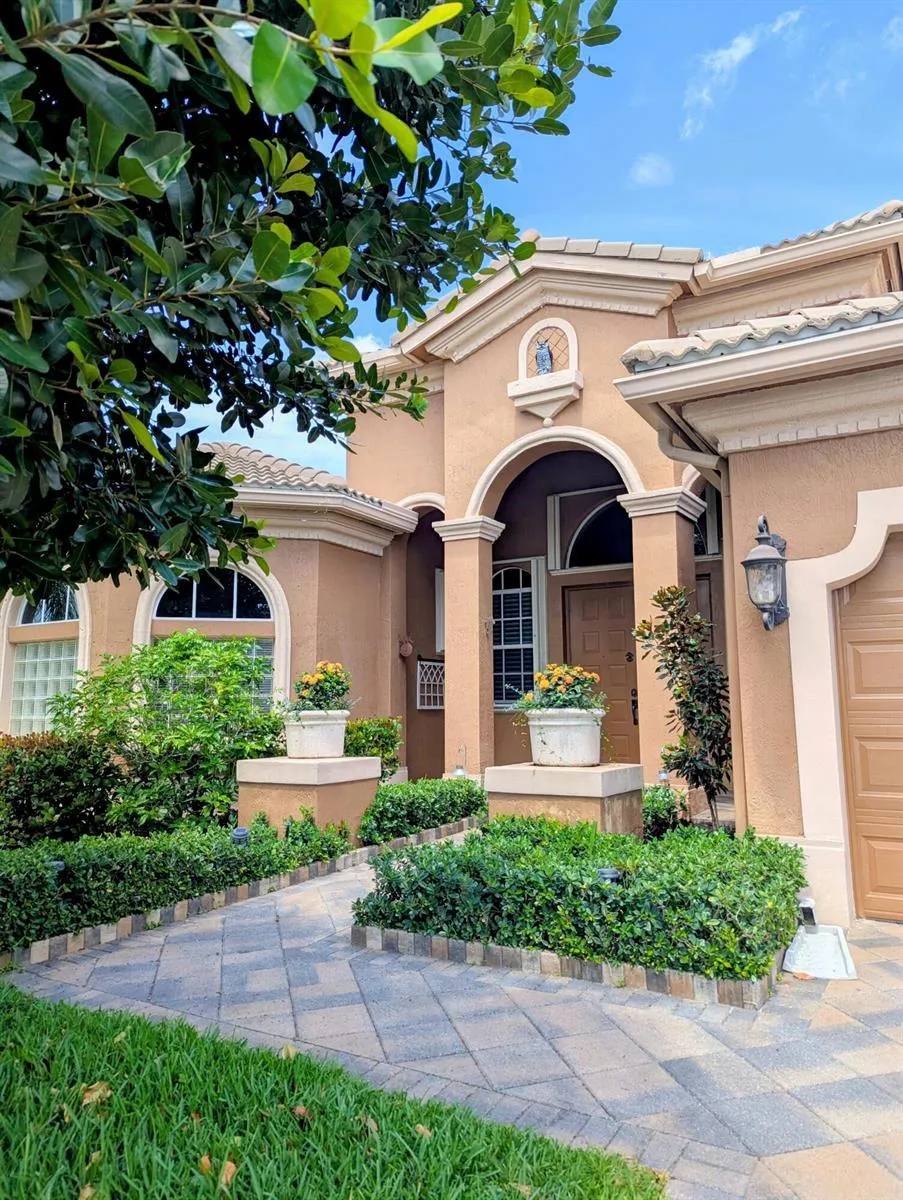 10640 Oak Meadow Lane Lake Worth, FL 33449