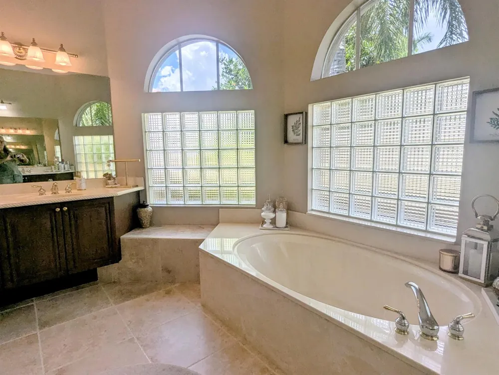 10640 Oak Meadow Lane Lake Worth, FL 33449